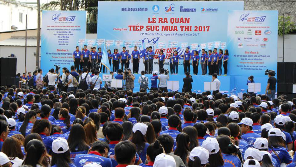 Đội hình ra quân tiếp sức mùa thi của Trường Cao Đẳng xây Dựng số 2 