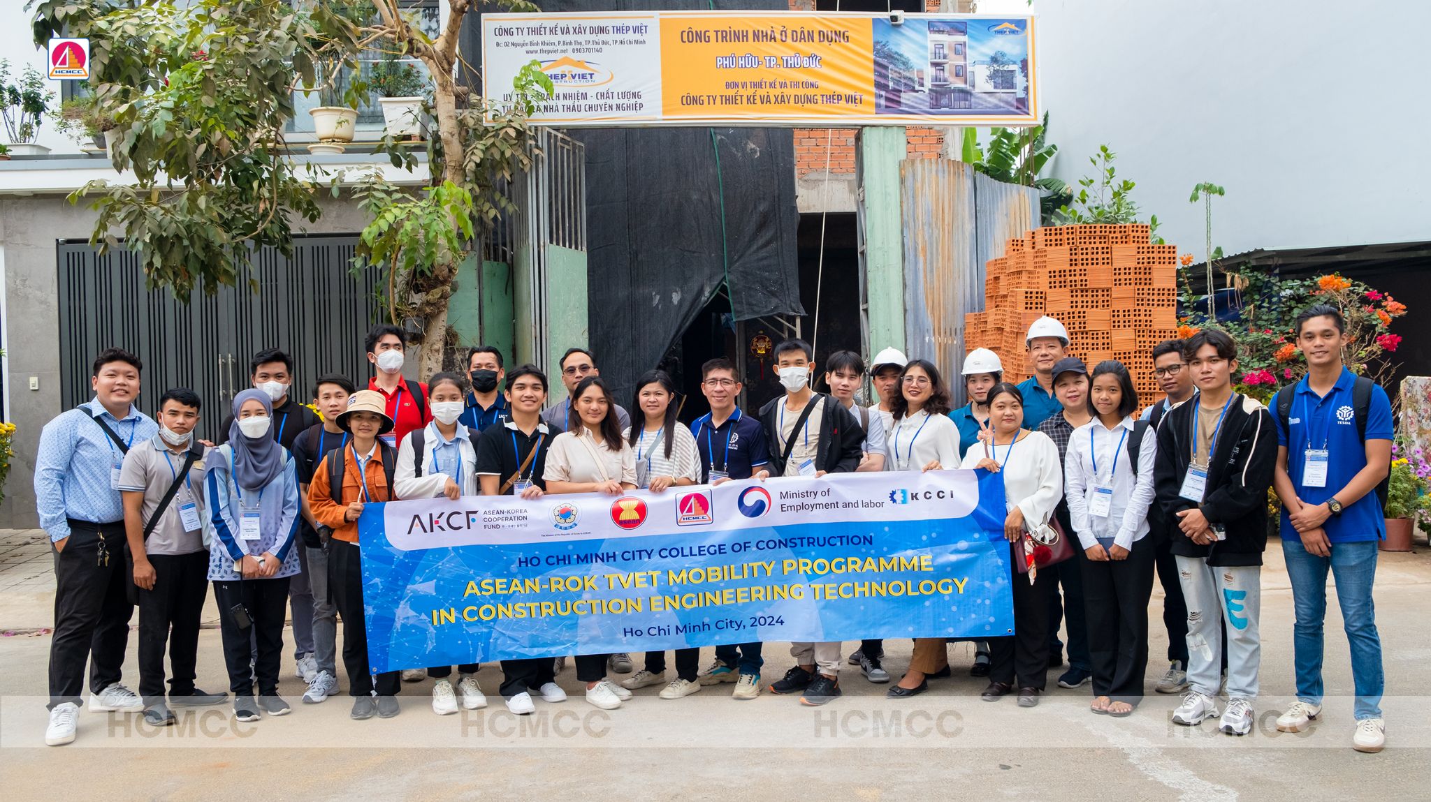 Sinh Viên ASEAN Khám Phá Các Doanh Nghiệp Hàng Đầu Trong Ngành Xây Dựng Ở Việt Nam