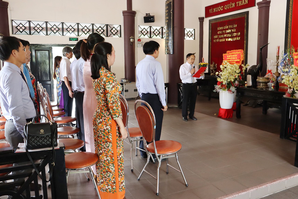 Chi bộ 2 Trường Cao đẳng Xây dựng Thành phố Hồ Chí Minh là Chi bộ đầu tiên tổ chức lễ kết nạp đảng viên ngoài nhà trường