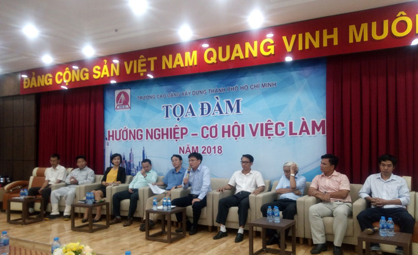 Tọa đàm Hướng nghiệp – Cơ hội việc làm năm 2018 (ngành Xây dựng, Giao thông, Điện công nghiệp, Cấp thoát nước)