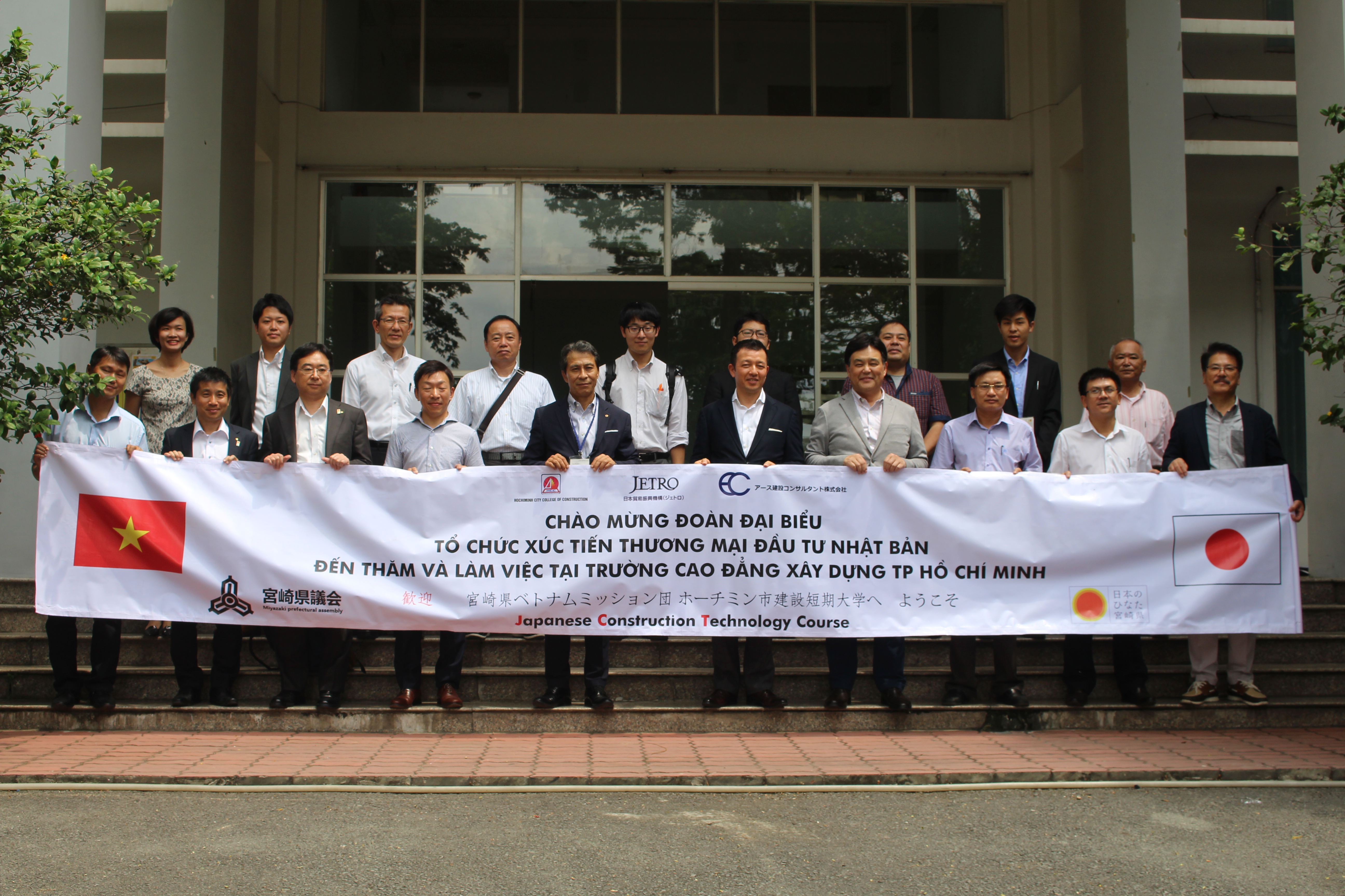 Trường Cao đẳng Xây dựng Thành phố Hồ Chí Minh tiếp đoàn đại biểu từ tổ chức Xúc tiến thương mại và đầu tư Nhật Bản (JETRO)